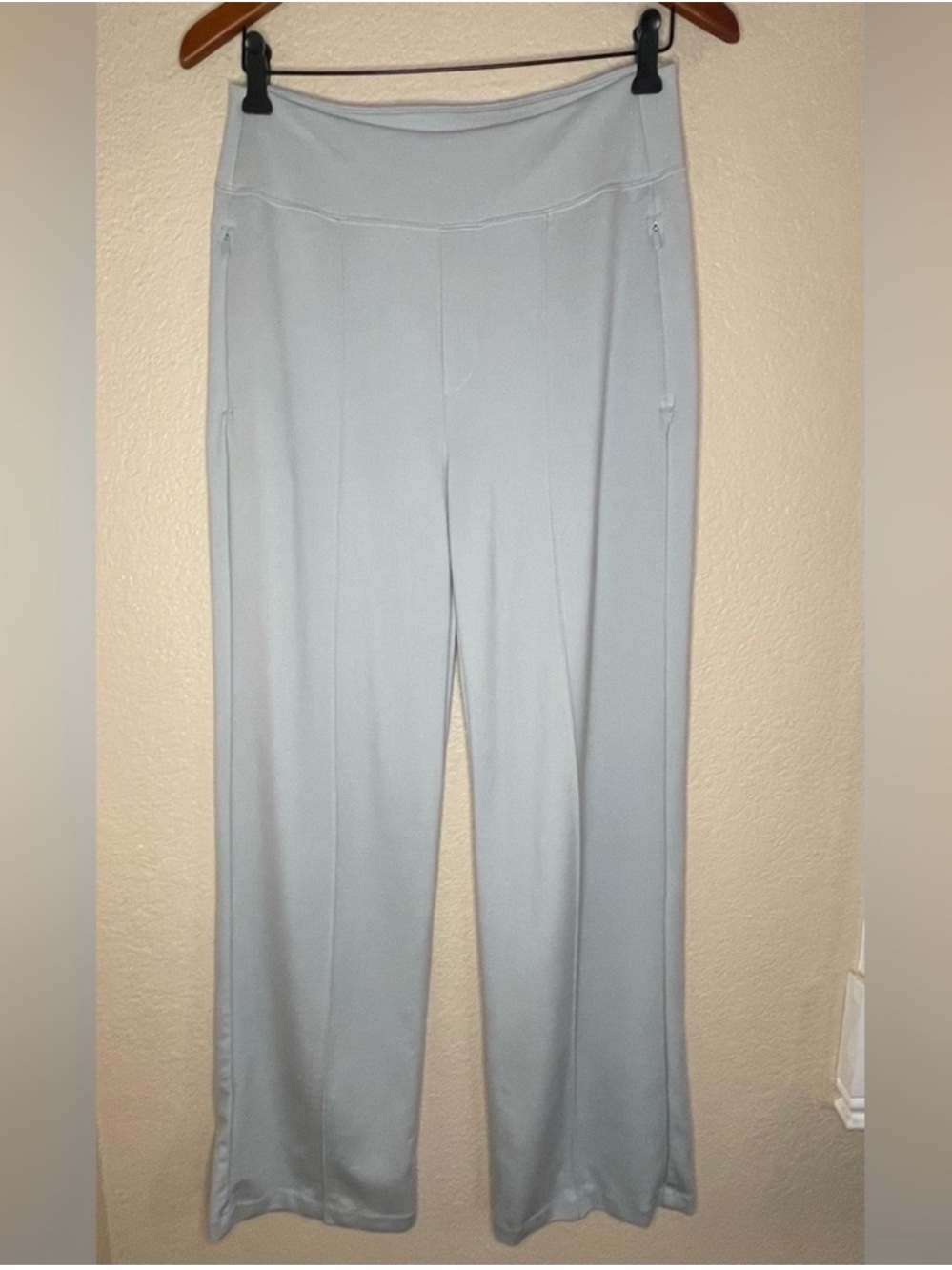 Athleta Light Sage Green Eastbound Wide Leg pants Women's Size 8 - Picture 14 of 14